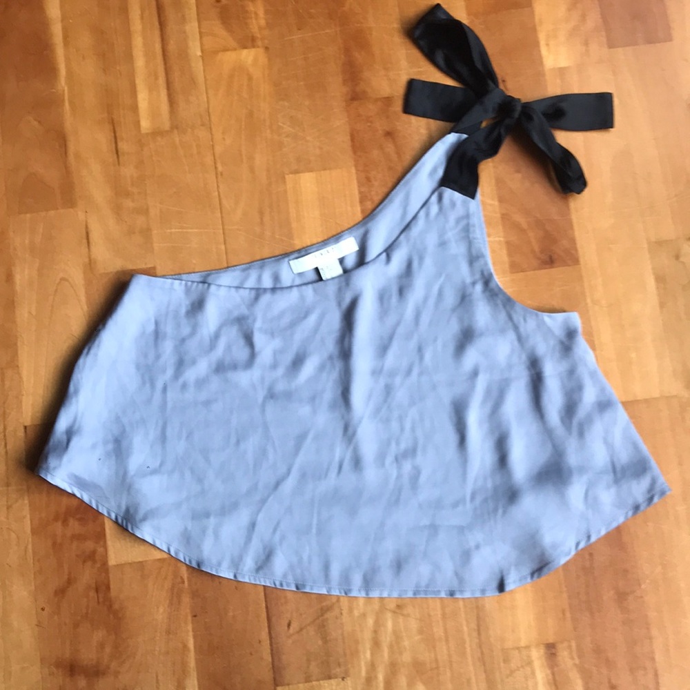 F21 One shoulder top🌟